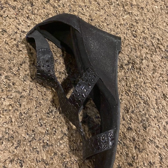NWOT wedge sandals - Picture 3 of 5